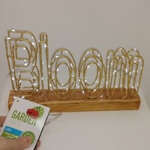 New Garden Party BLOOM Light Up LED Display Tabletop Sign Wire Frame Shelf Decor